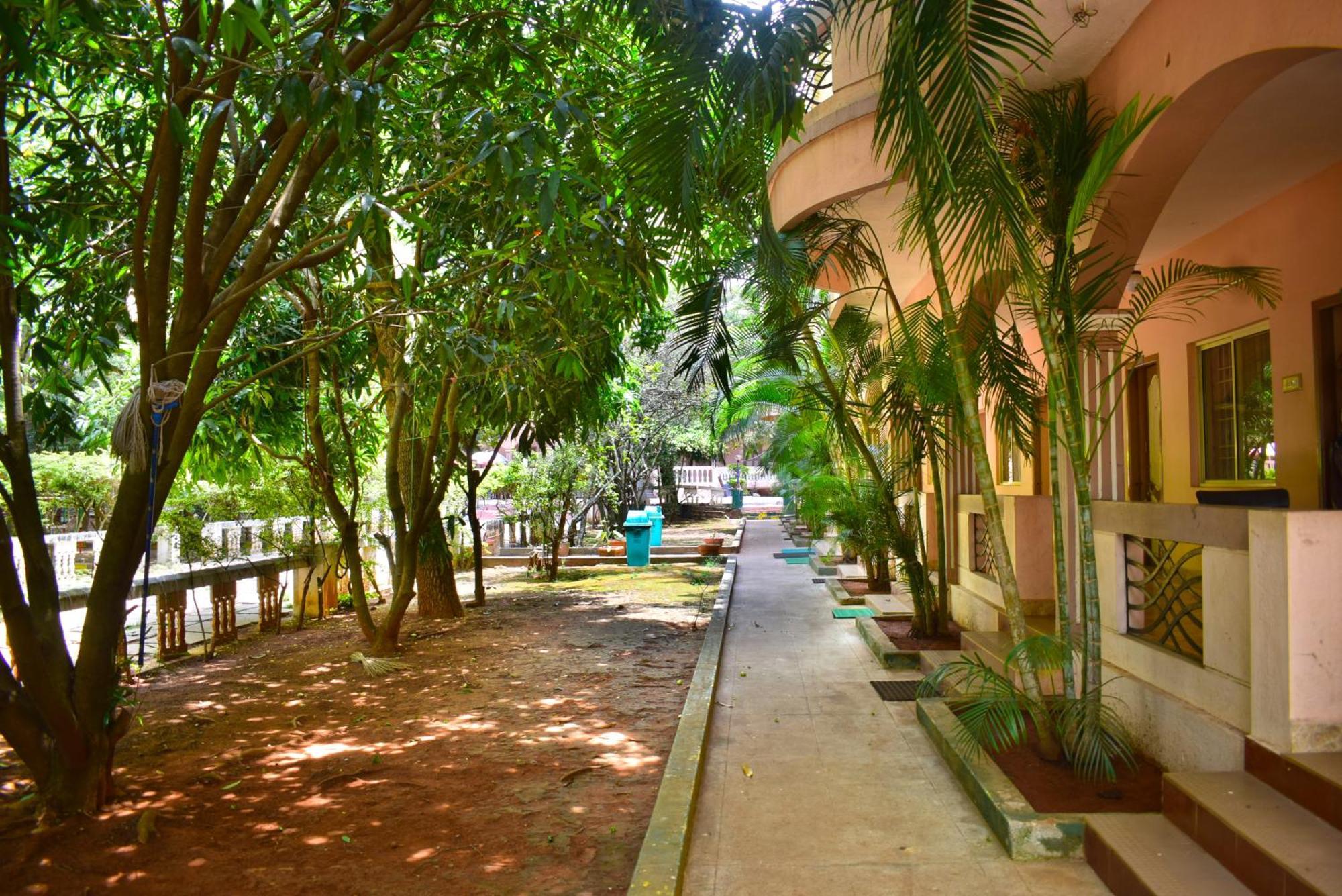 Jains Royal Palace Resorts Yelagiri Eksteriør bilde