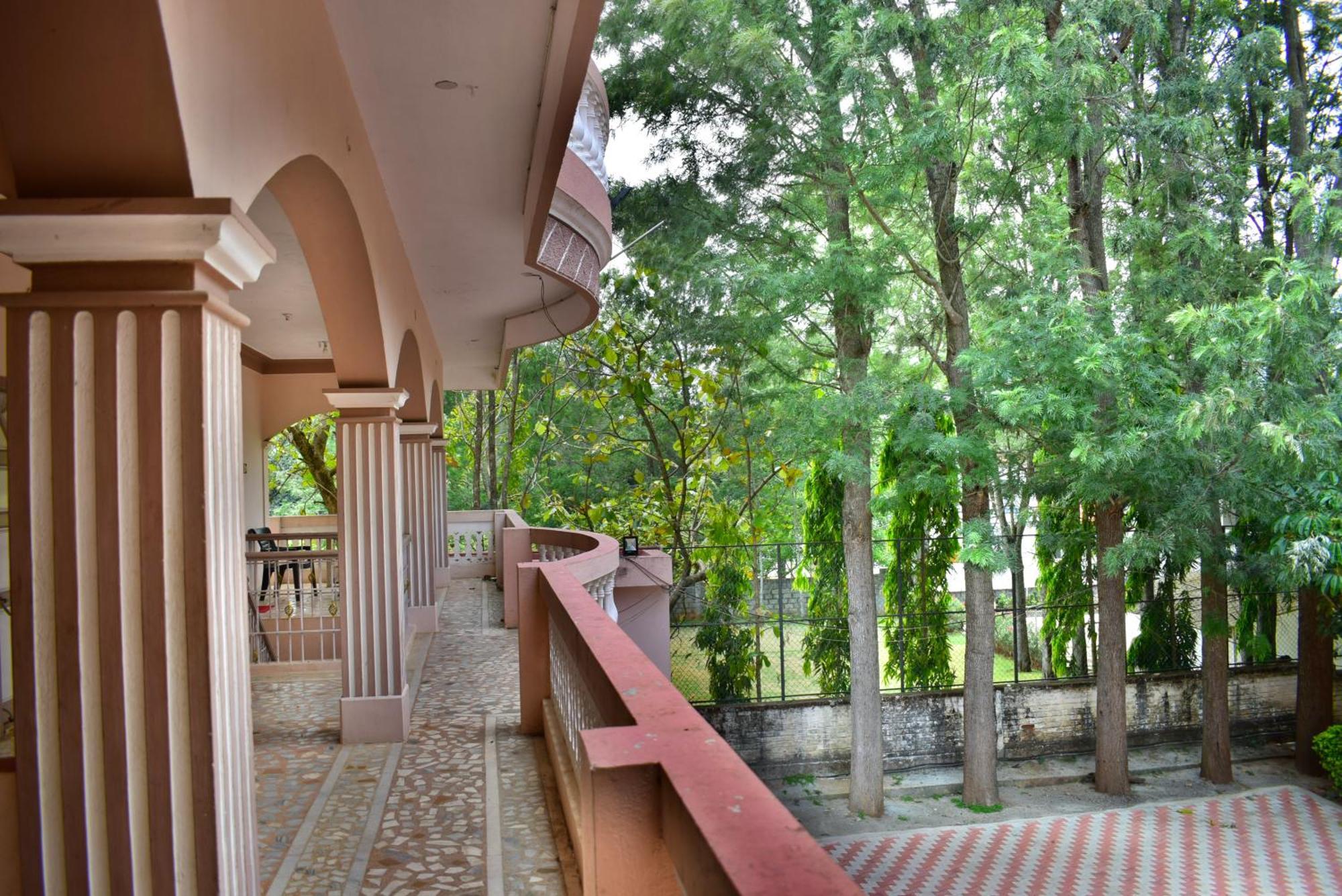 Jains Royal Palace Resorts Yelagiri Eksteriør bilde