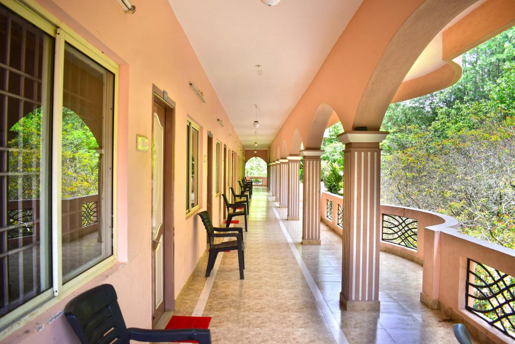 Jains Royal Palace Resorts Yelagiri Eksteriør bilde