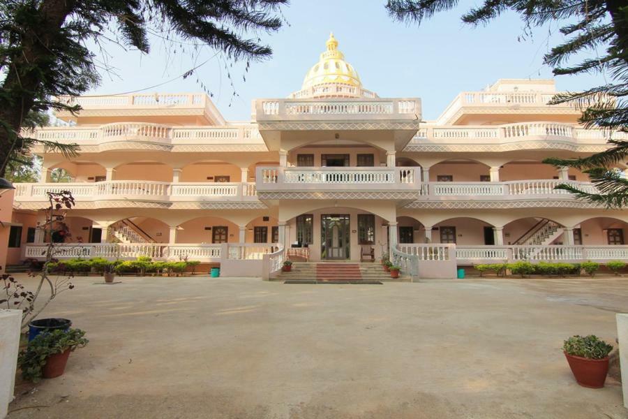 Jains Royal Palace Resorts Yelagiri Eksteriør bilde